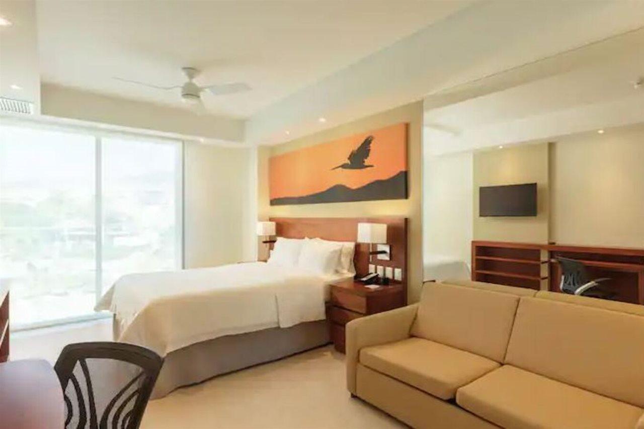 Hampton Inn & Suites By Hilton Los Cabos Сан-Хосе-дель-Кабо Экстерьер фото