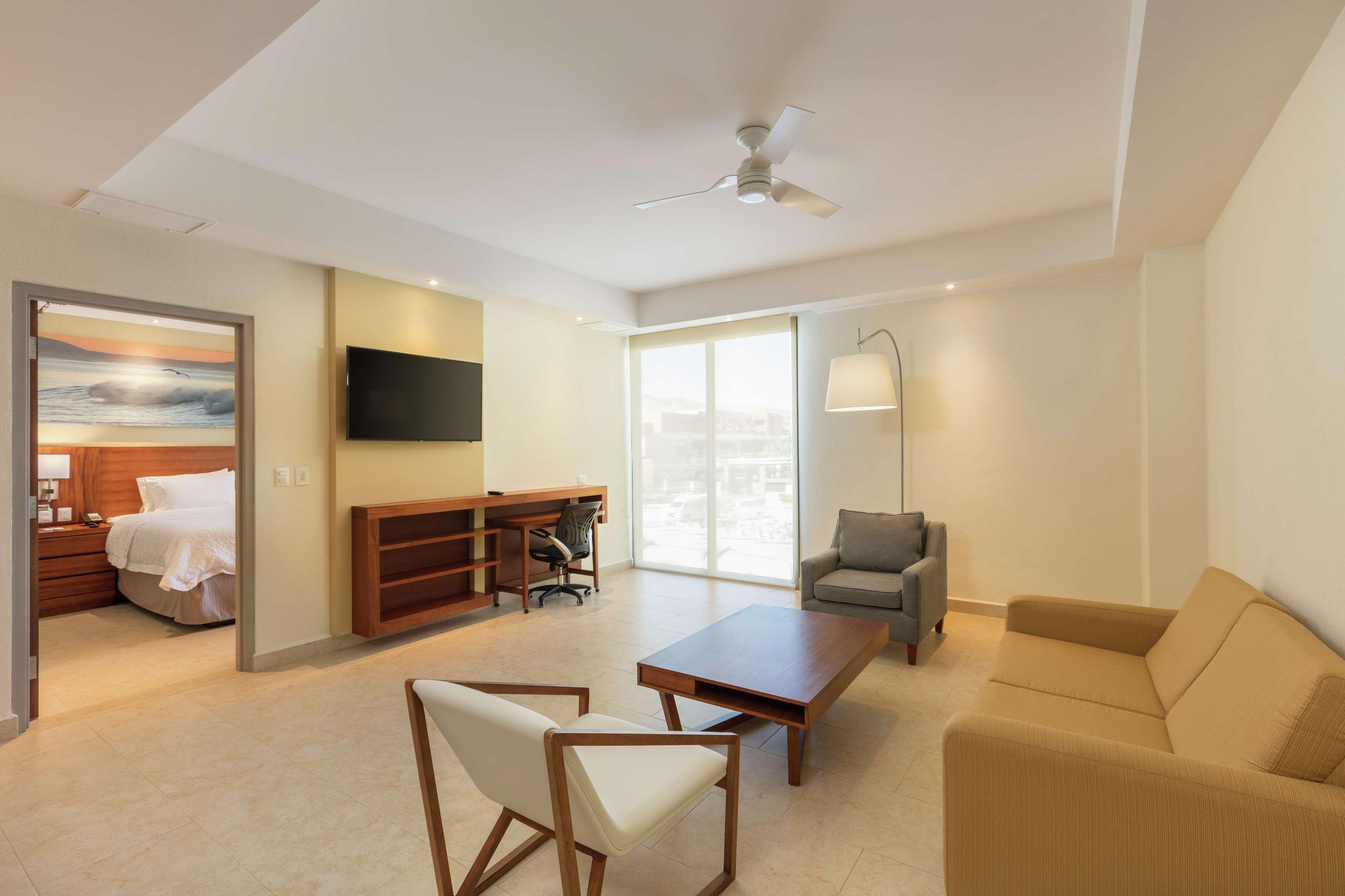 Hampton Inn & Suites By Hilton Los Cabos Сан-Хосе-дель-Кабо Экстерьер фото
